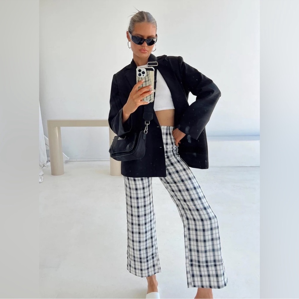 Princess Polly plaid cropped pant in Black and white  6